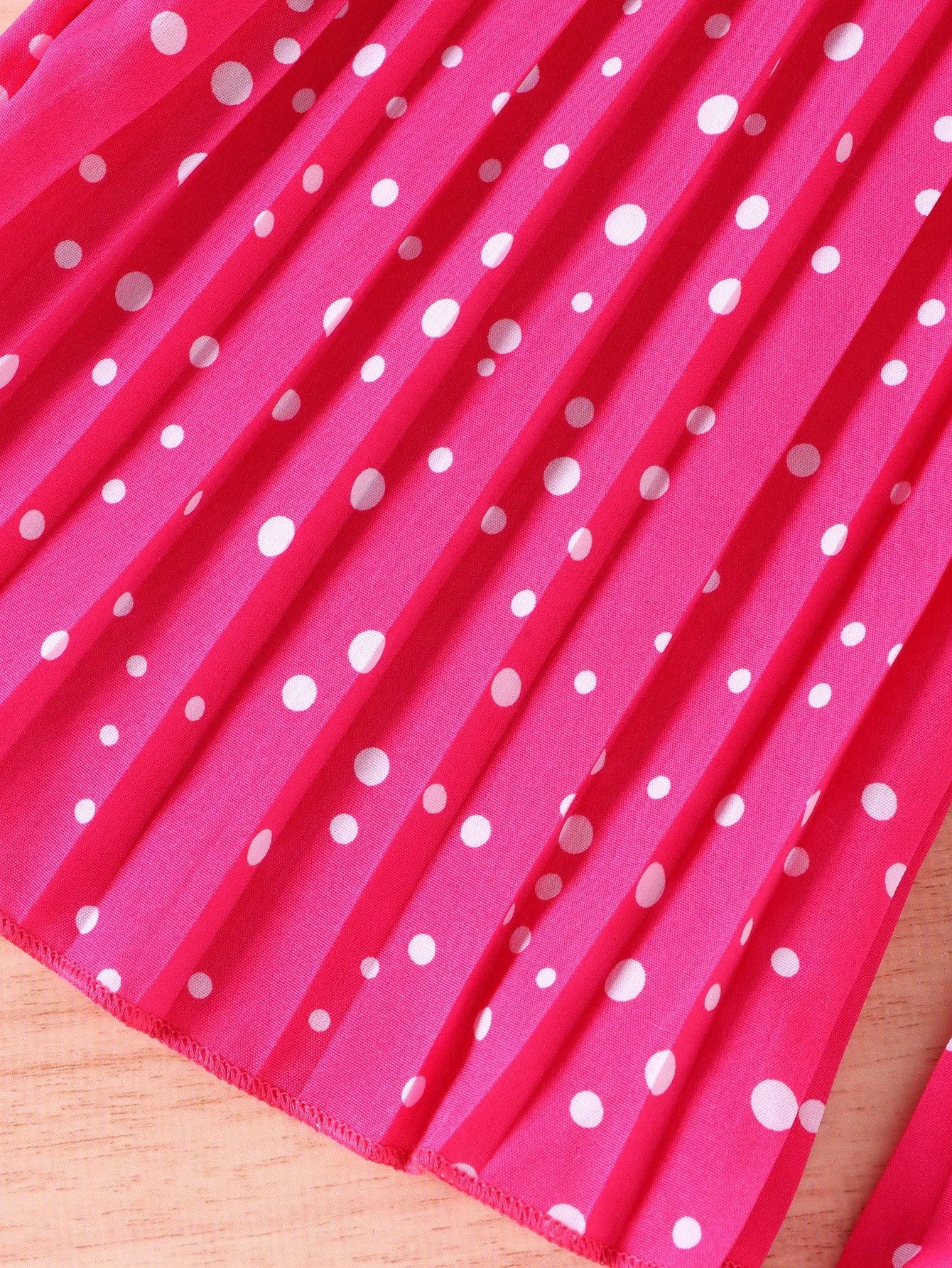 Young Girls Fashion 3-Season Set - Portrait Pattern Ruffle T-Shirt & Woven Long Pants