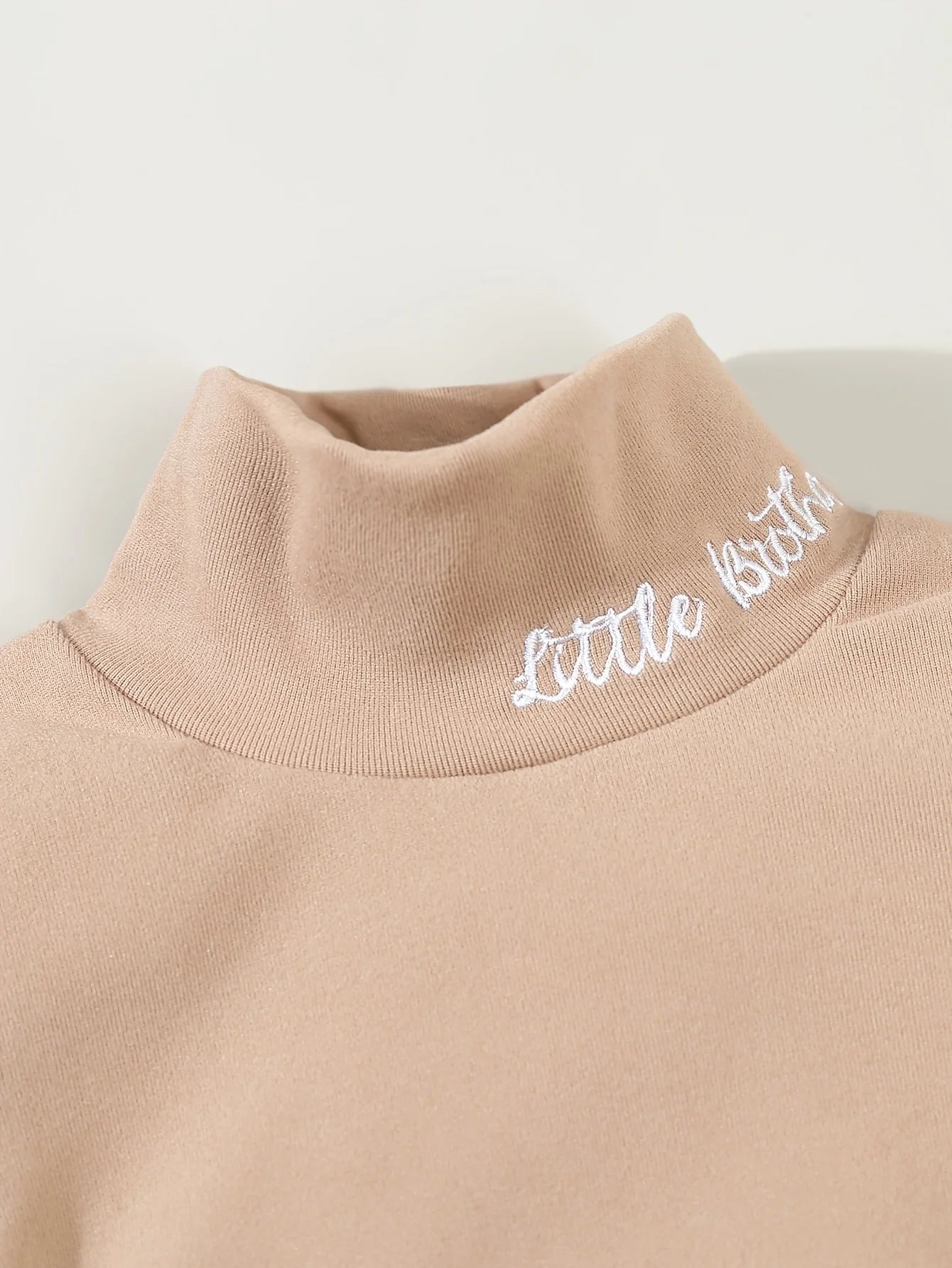 The Autumn And Winter Baby Boy's Casual De Rong Ha Yi 3-Piece Simple Embroidered Triangular Jumpsuit Is Soft And Comfortable