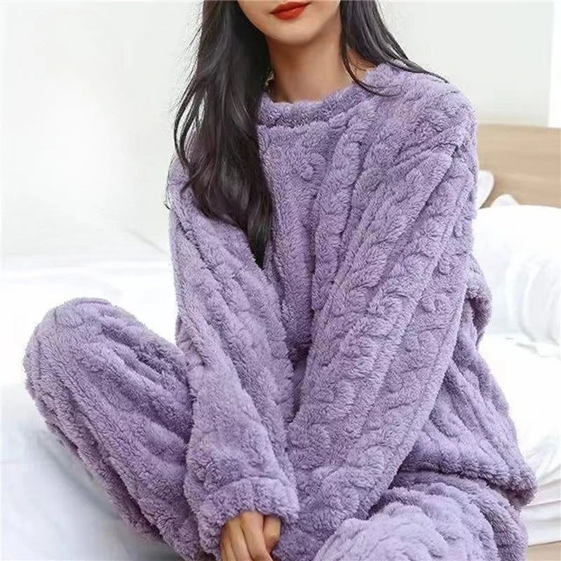 Women's Winter Coral Velvet Pajamas Set Thickened Fluffy O-neck Two-piece Homewear Loungewear Leisure Pajamas for Cold Weather