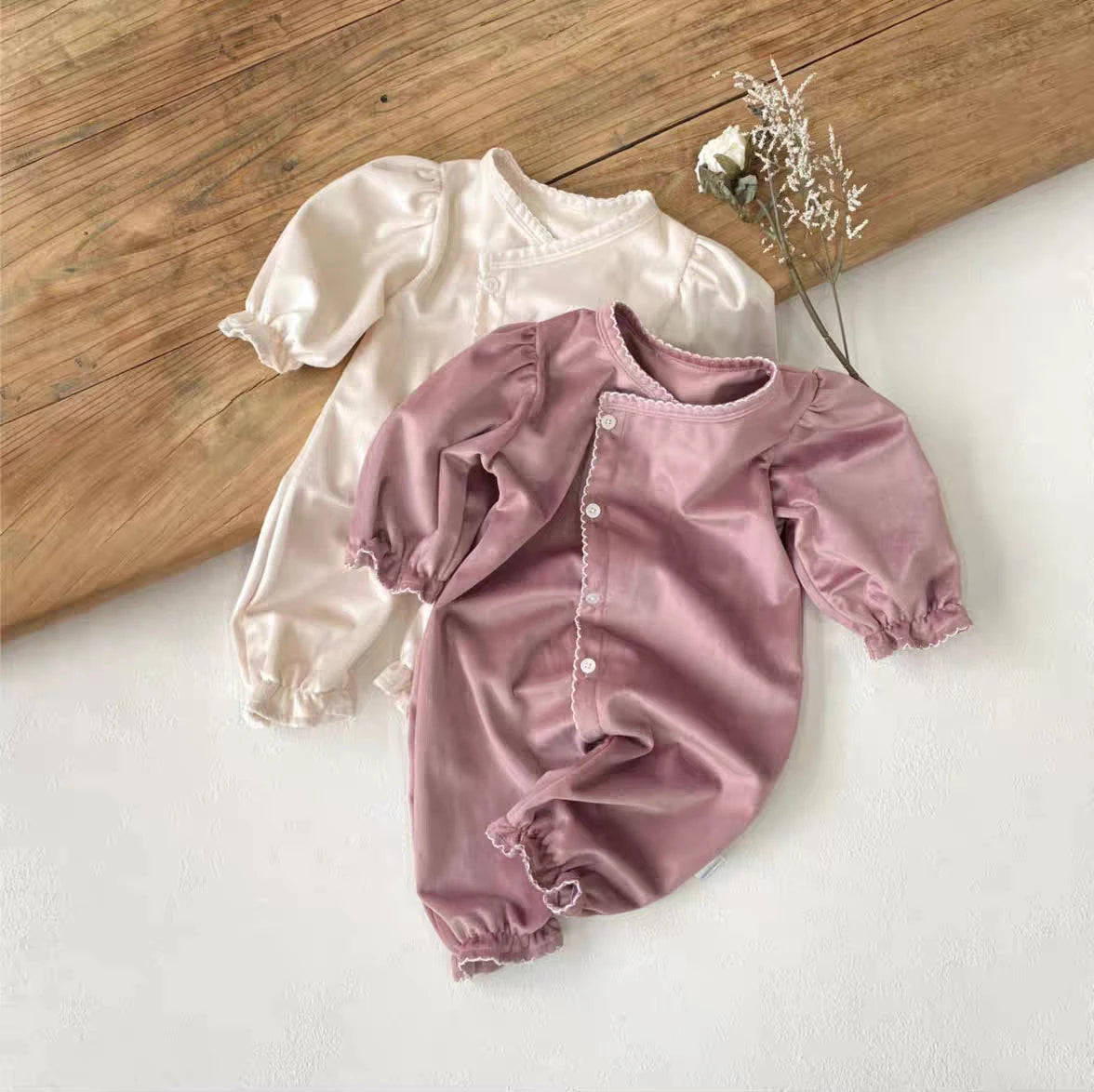 Spring and Autumn new baby jumpsuit round neck slanted collar single breasted long sleeved crawling suit