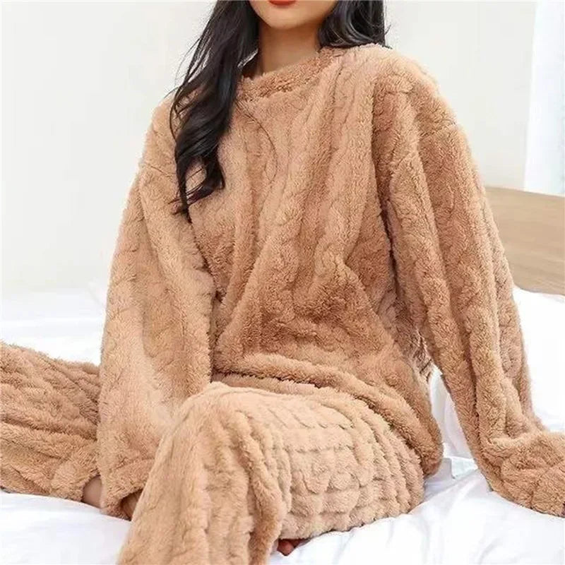 Women's Winter Coral Velvet Pajamas Set Thickened Fluffy O-neck Two-piece Homewear Loungewear Leisure Pajamas for Cold Weather