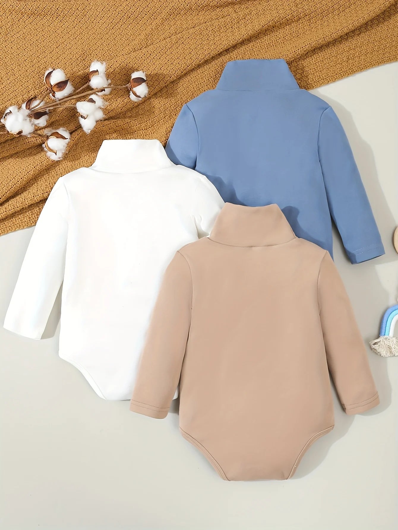 The Autumn And Winter Baby Boy's Casual De Rong Ha Yi 3-Piece Simple Embroidered Triangular Jumpsuit Is Soft And Comfortable