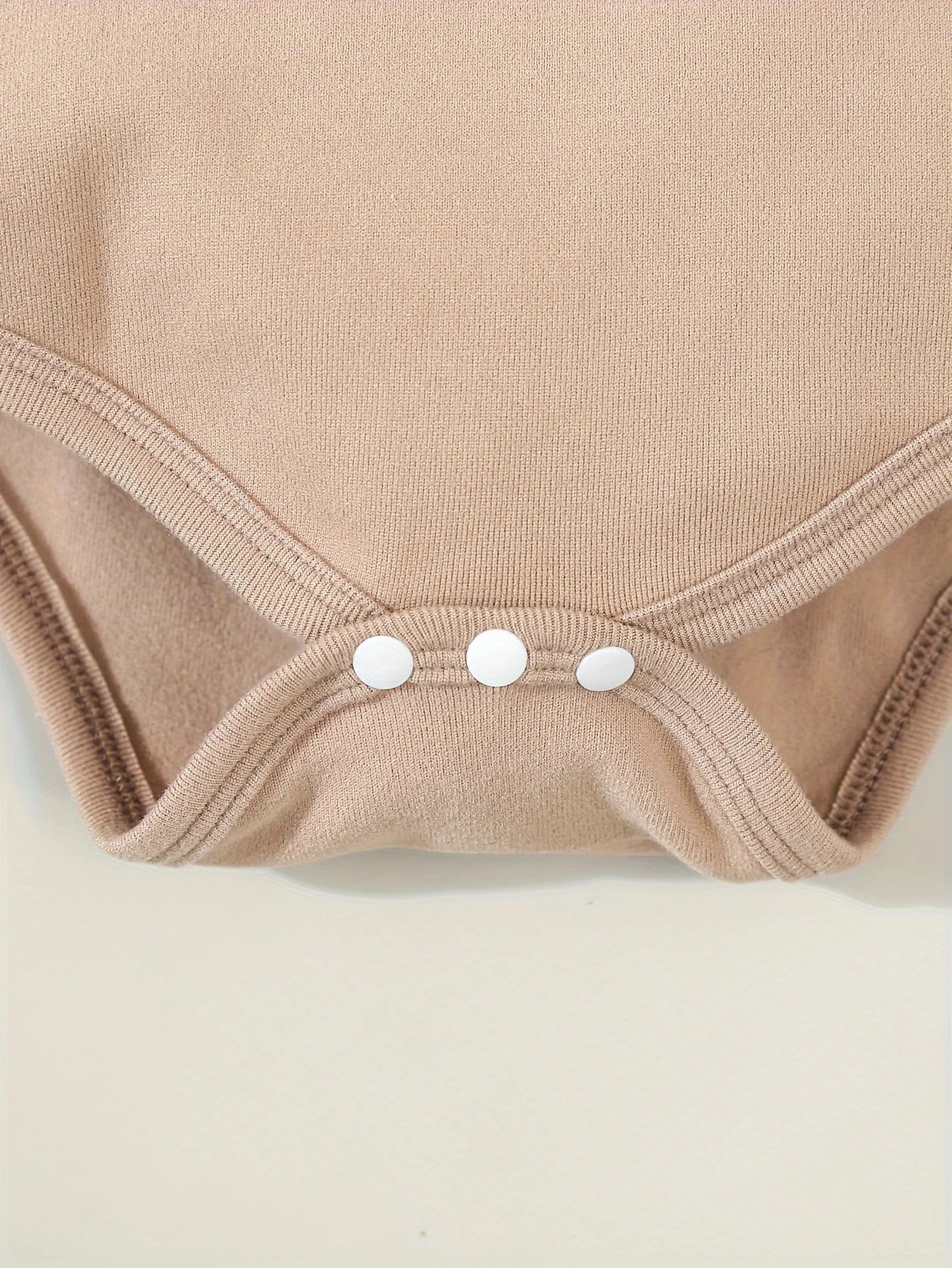 The Autumn And Winter Baby Boy's Casual De Rong Ha Yi 3-Piece Simple Embroidered Triangular Jumpsuit Is Soft And Comfortable